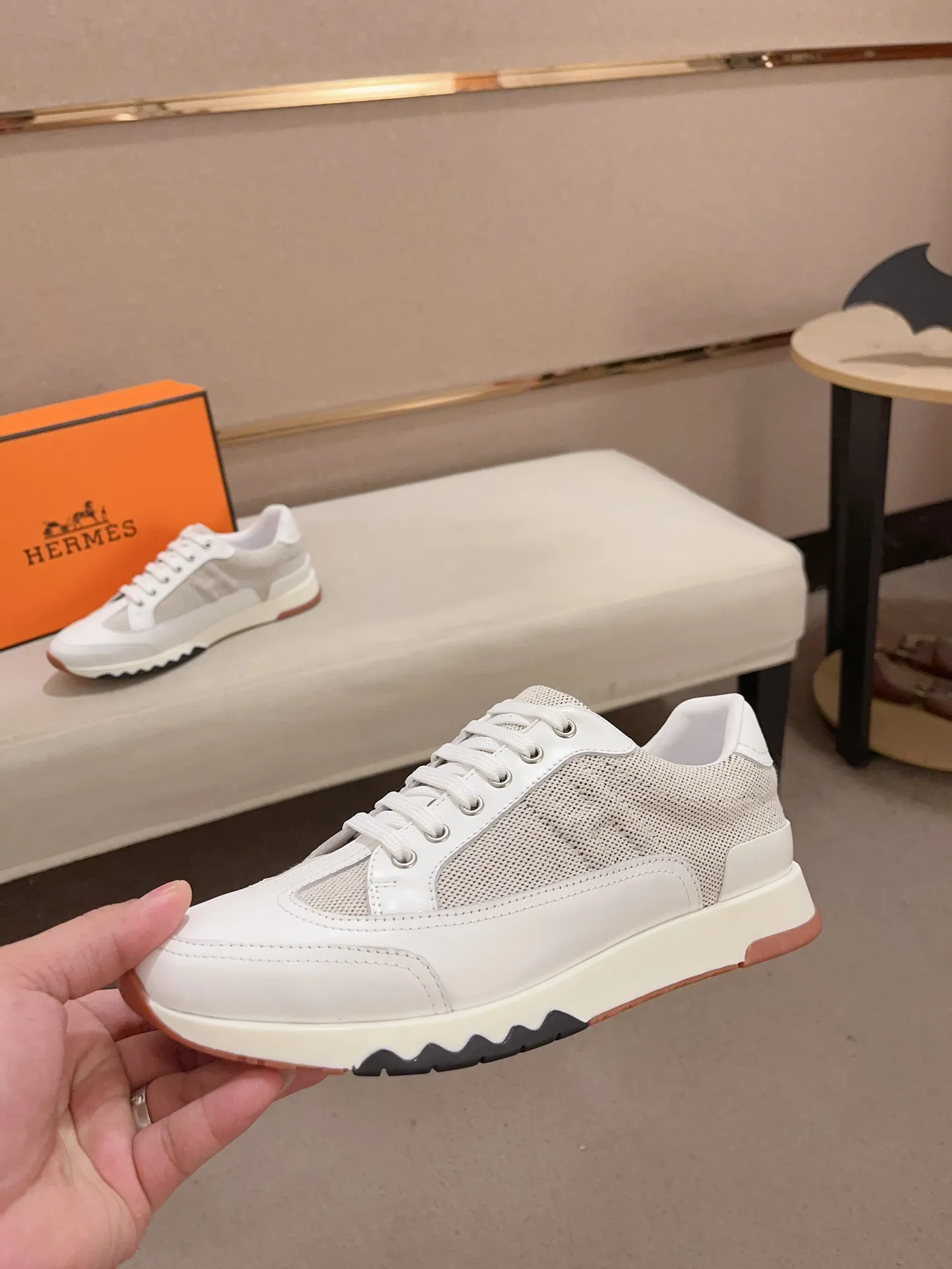 Ex-factory price: 500💰《HERMES》【Classic original single version】Hermès; top 🔝purchasing agent🔍🔍men's latest 🇺🇸sold simultaneously, original imported from Italy ▲▲first-layer cowhide ▲▲ (high-end, nobility and class) ) Exquisite workmanship (Italian 🇮🇹 imported water-dyed 🐂 cowhide lining) sole: original sole provided by the original factory, ⚠️exclusive double-layer activity·TPR·rubber·combined molded outsole; super comfortable·wear-resistant·non-slip·environmental protection The real thing is more beautiful when photographed in kind (high quality, following orders), you can come in and out at will * Number of yards: 38·39·40·41·42·43·44# (can be customized 45.)